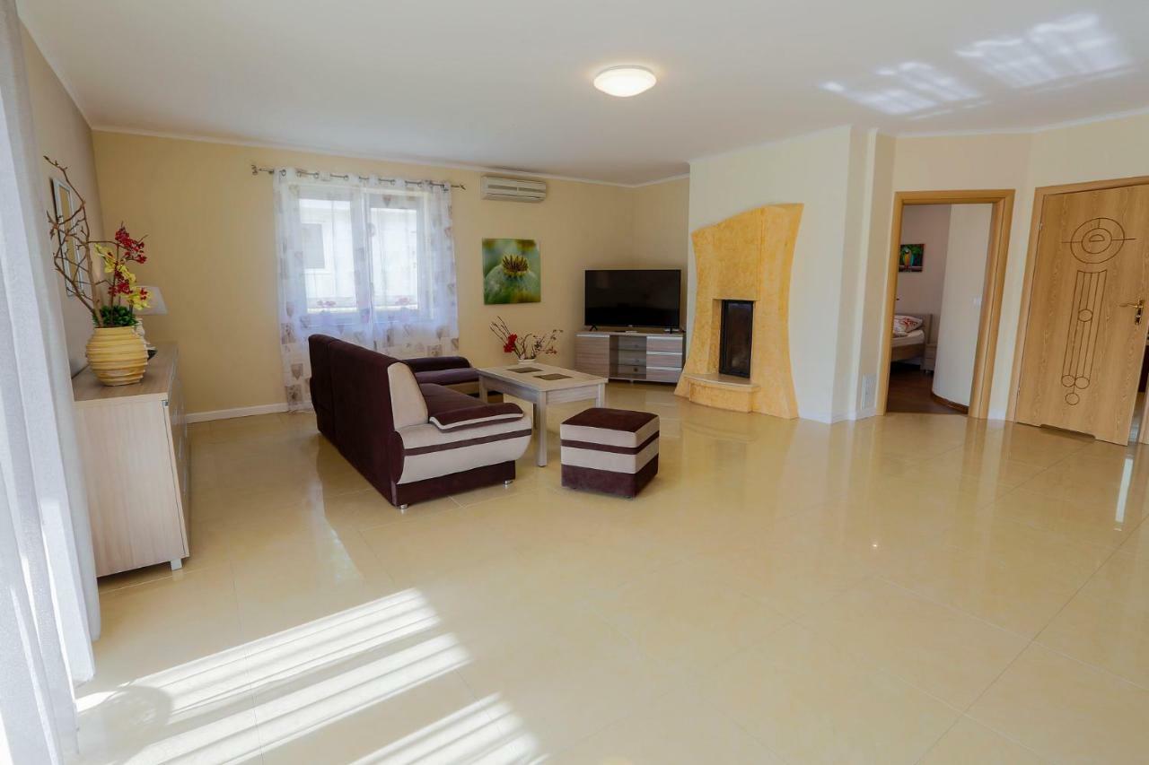 Louisapark Villa Łagów Buitenkant foto